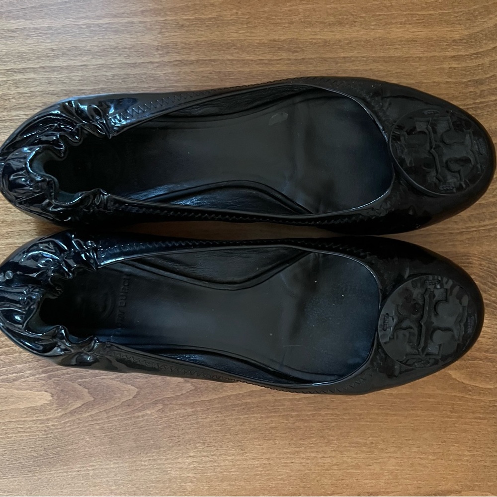 TORY BURCH Minnie Travel Ballet Flat- Black Patent leather